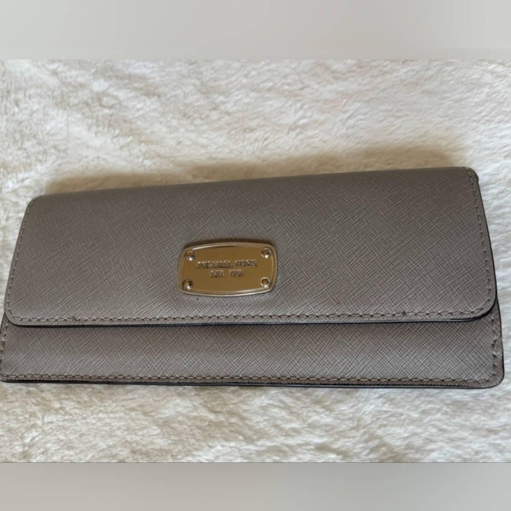 Michael Kors Wallet - Picture 2 of 3